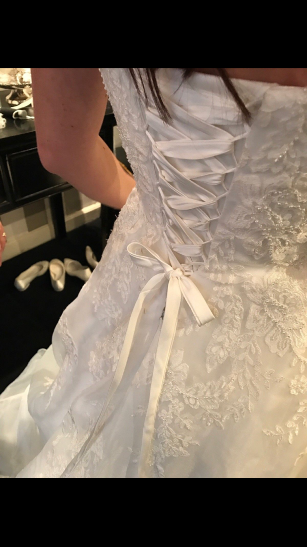 Smuk, enkelt og elegant brudekjole