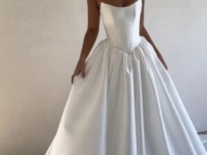 Drop waist brudekjole af Pronovias str 36