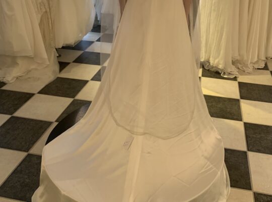 Lucca brudekjole str 42