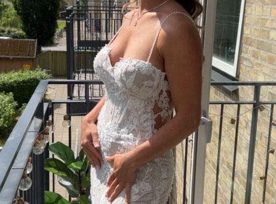 Utrolig Smuk brudekjole størrelse 36/38