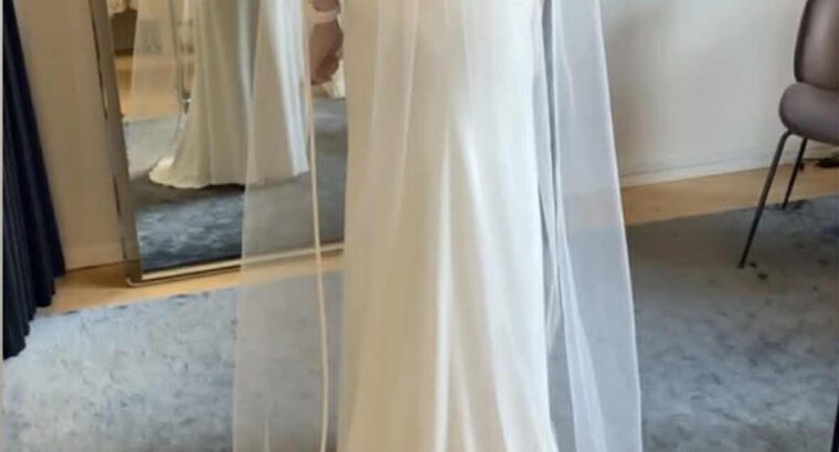 Smuk kjole med dyb ryg str. 36/38