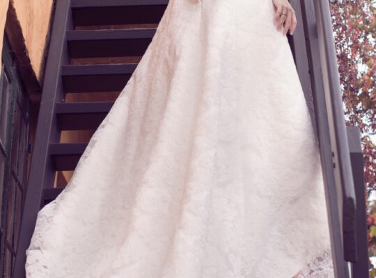 Hvid stropløs brudekjole med blonder, Karim Design