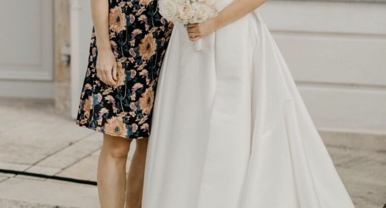 Elegant brudekjole med slids