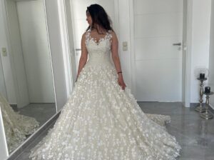Monique Lhuillier Wedding dress