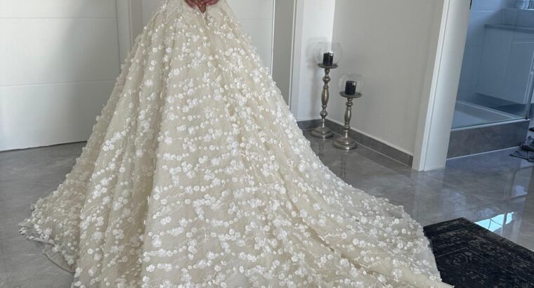 Monique Lhuillier Wedding dress